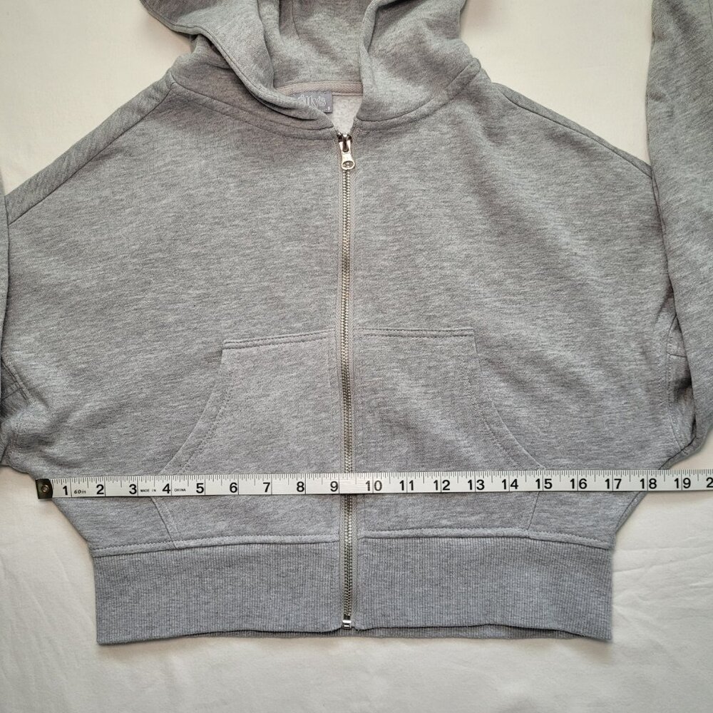 Tillys Cropped Zip Up Hoodie Sweatshirt Heather Gray Small Off-Duty Model - Picture 5 of 8